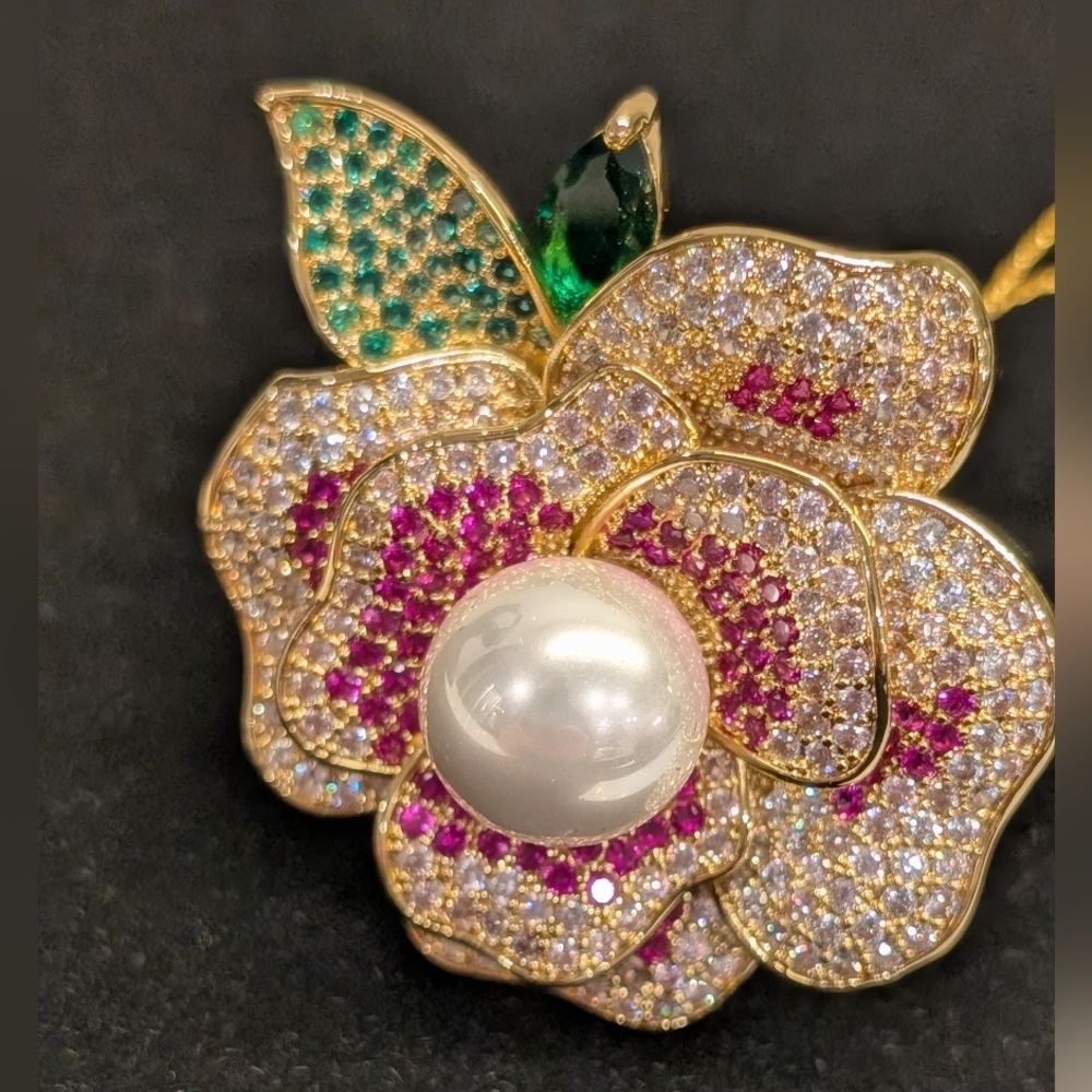 EYECANDY Gold Floral Pearl Ring with Pink and Green Crystals NWT - Picture 14 of 15